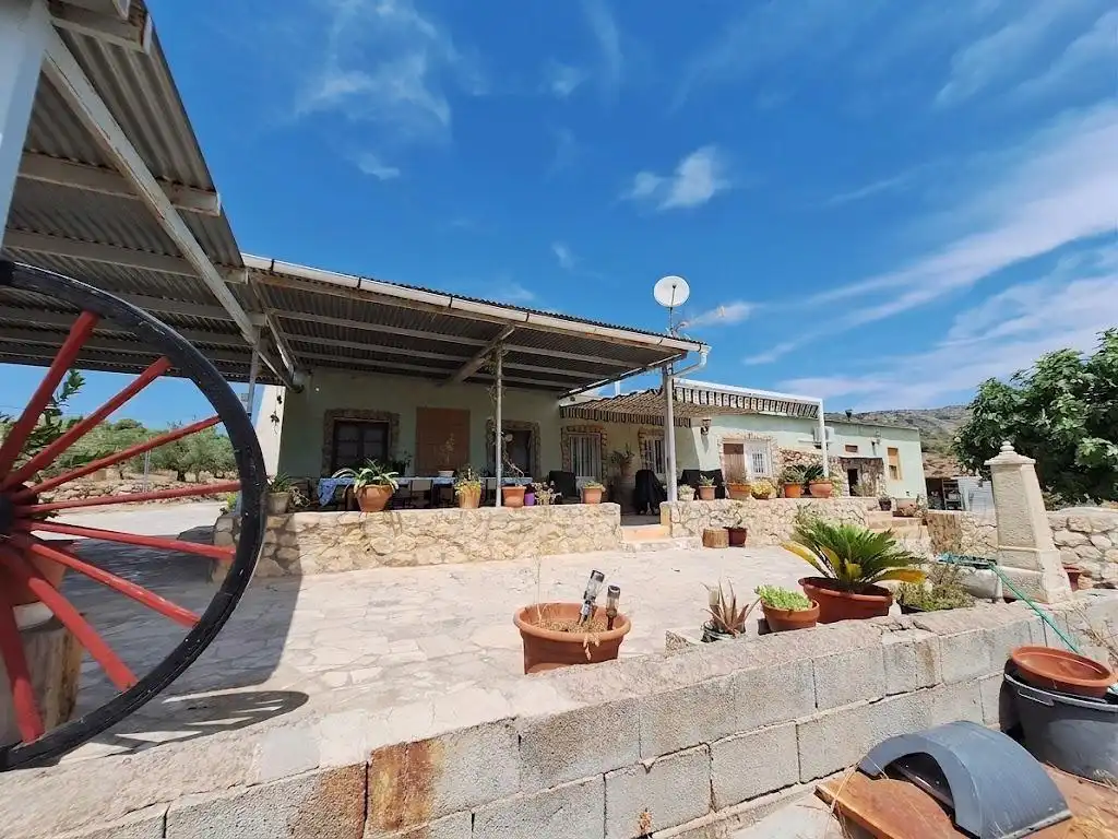 Casa o xalet en venda en Monóvar  / Monòver amb Aire condicionat, Calefacció i Jardí privat