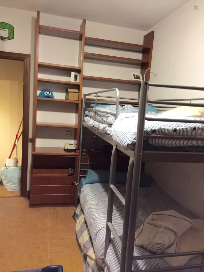 Habitación de Apartamento para compartir en Barcelona con Aire acondicionado, Calefacción y Amueblado