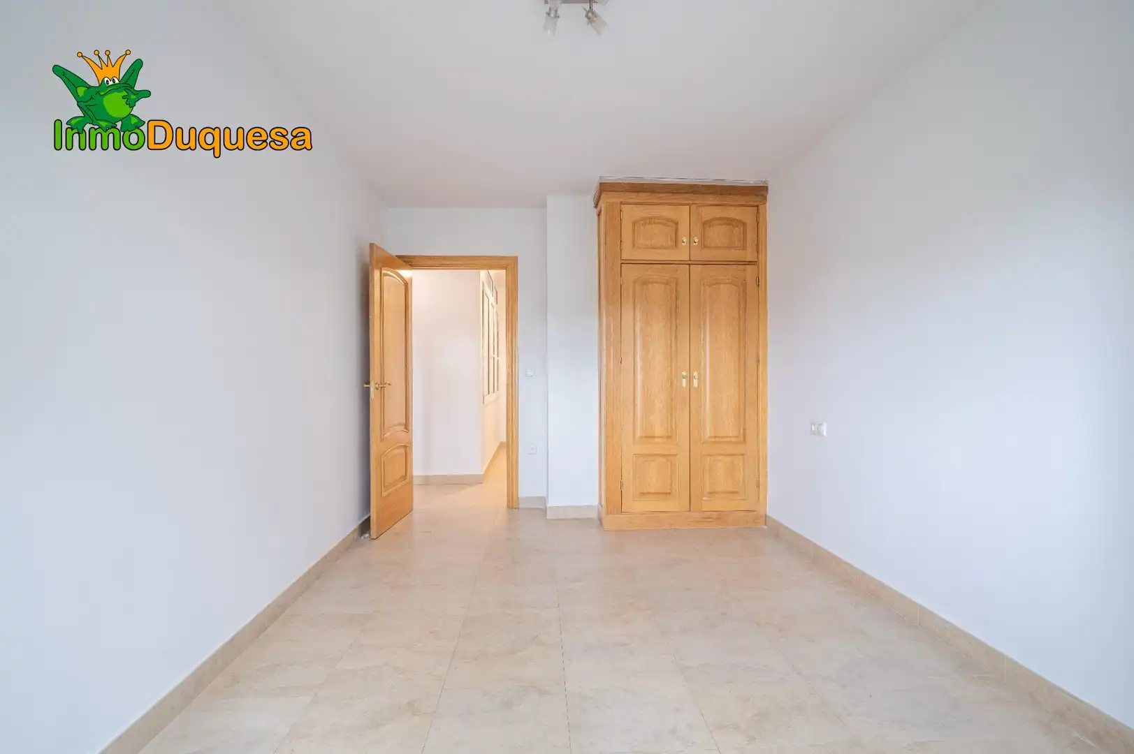 Flat for sale in Granada  with Air Conditioner and Heating