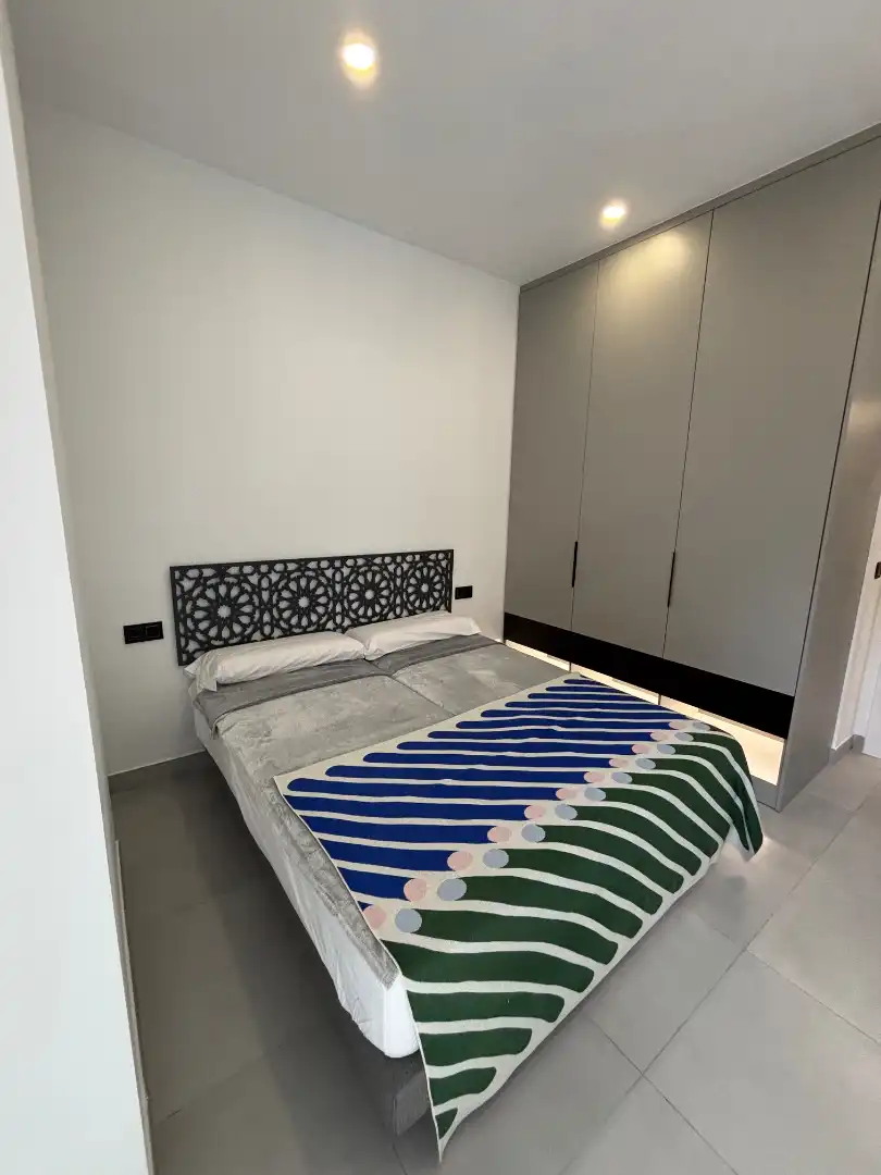 Schlafzimmer von Wohnung zur Miete in Granada mit Klimaanlage, Heizung und Möbliert