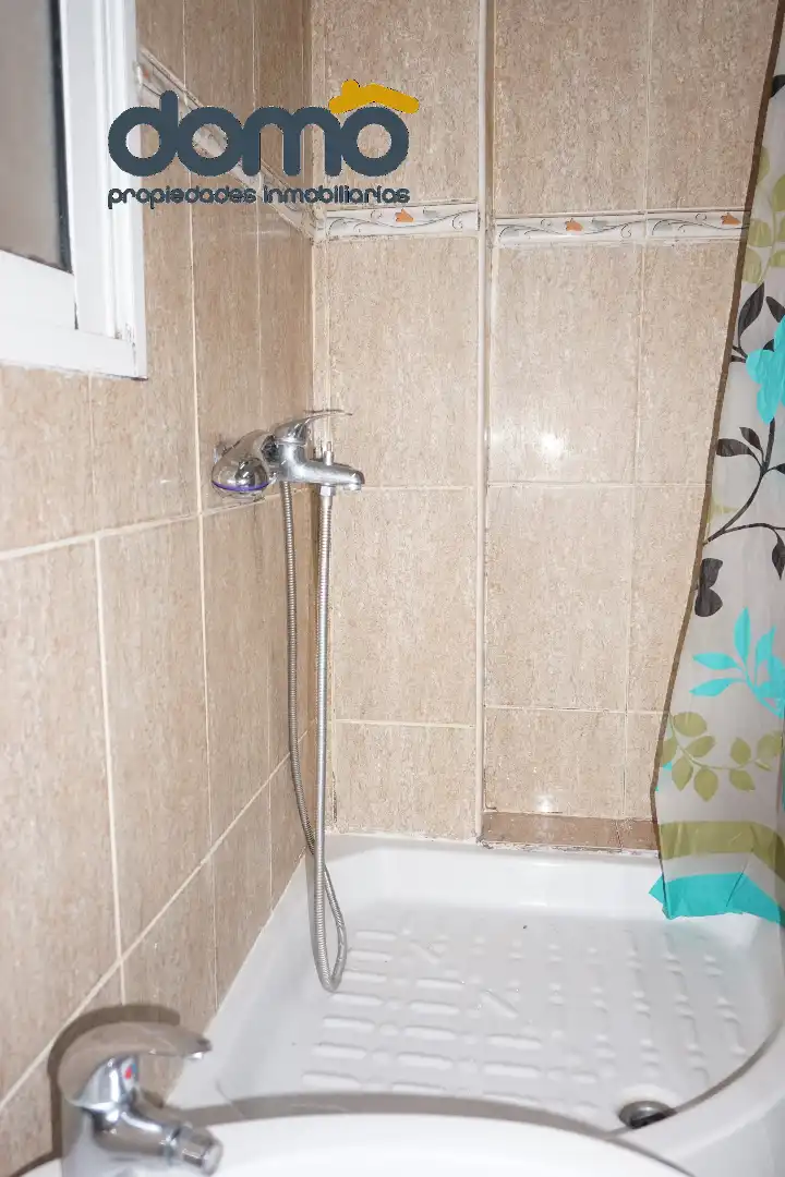 Badezimmer von Wohnung zur Miete in Granada mit Möbliert und Balkon