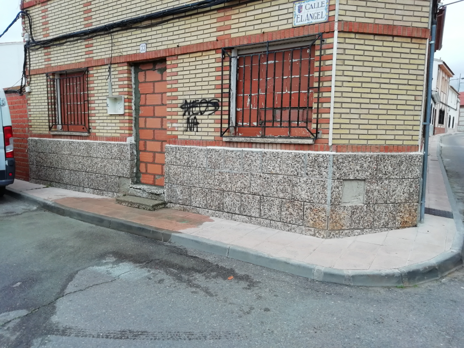 Exterior view of Single-family semi-detached for sale in La Pueblanueva