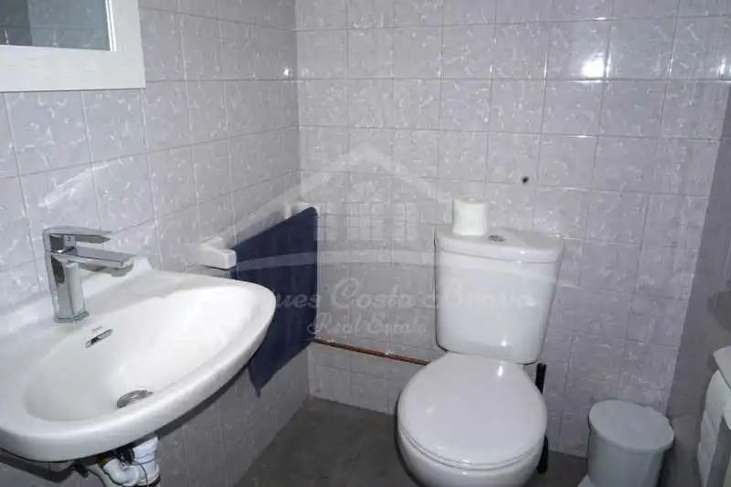 Baño de Oficina de alquiler en Palafrugell con Aire acondicionado y Terraza