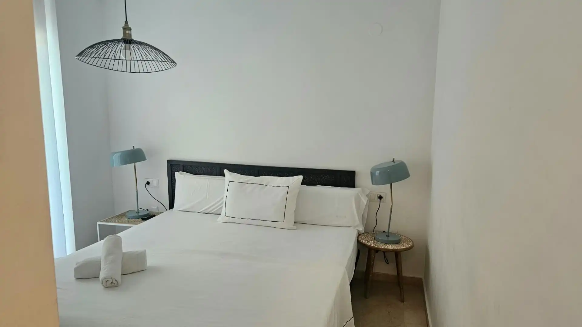 Schlafzimmer von Wohnungen zur Miete in Marbella mit Klimaanlage, Terrasse und Möbliert