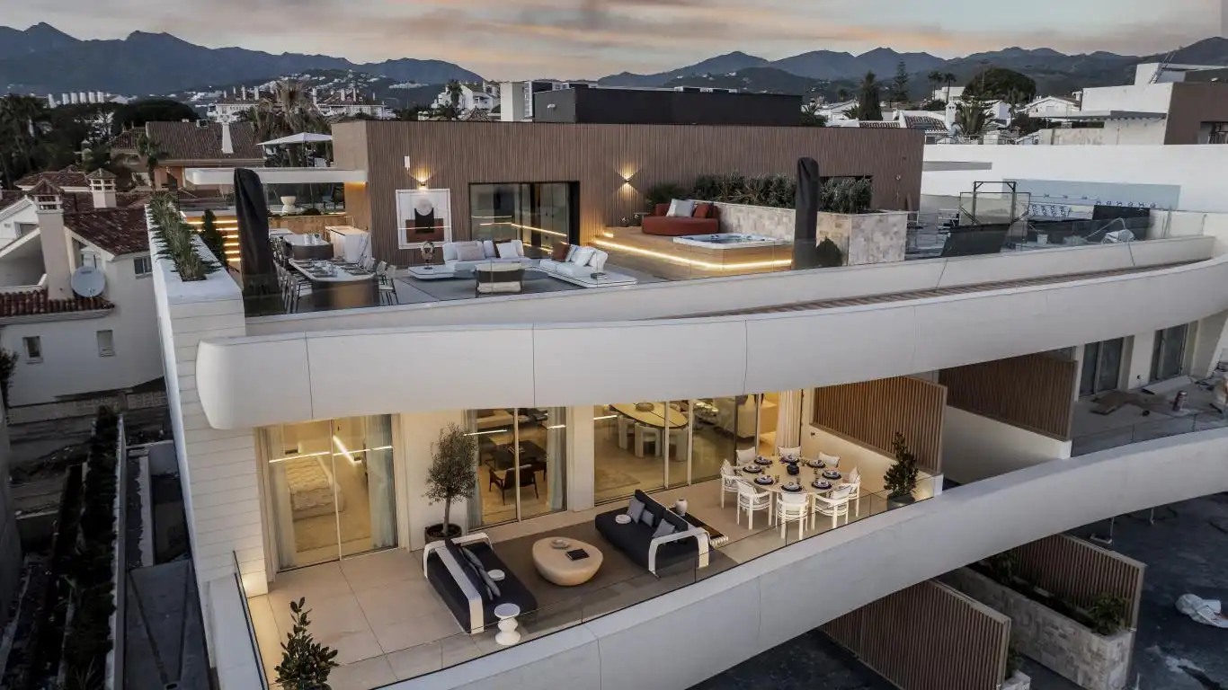 Apartment with pool for sale in Marbella Centro