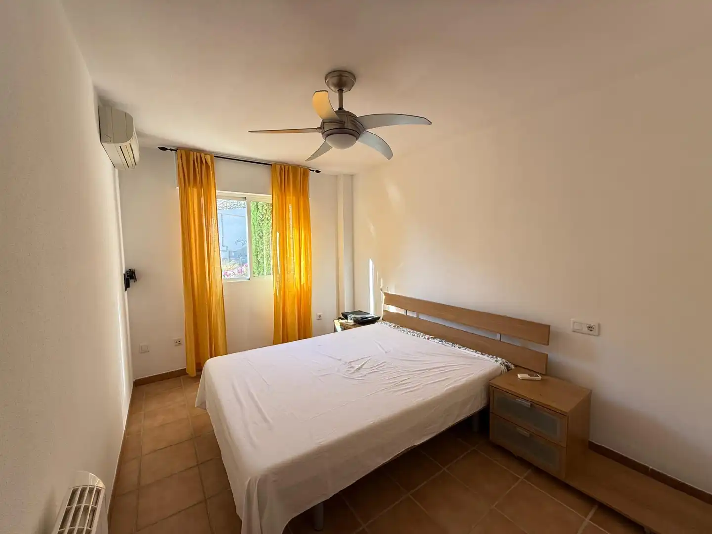 Habitación de Piso en venta en Águilas con Aire acondicionado y Piscina comunitaria