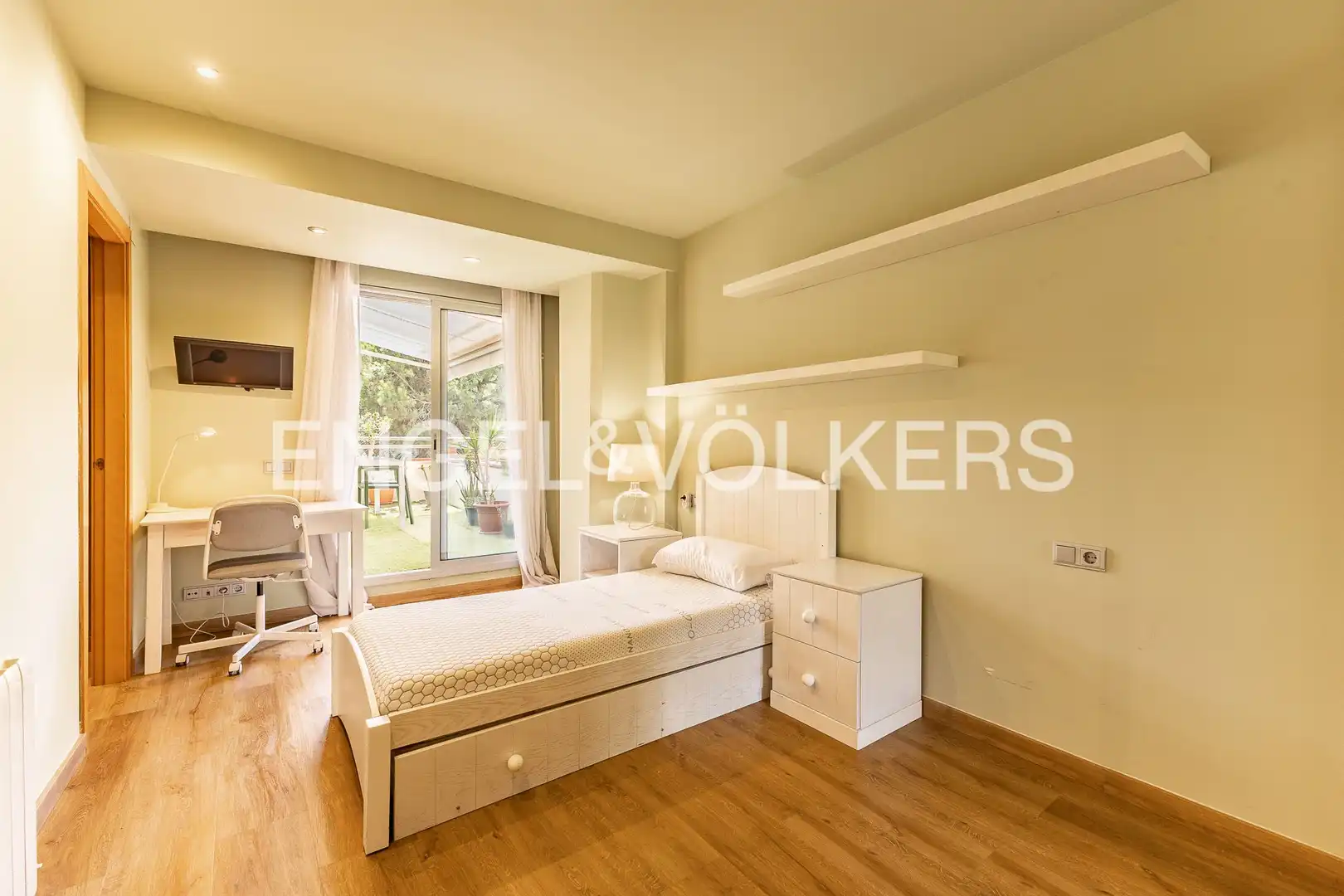 Bedroom of Flat for rent in Barcelona  with Air Conditioner, Heating and Terrace