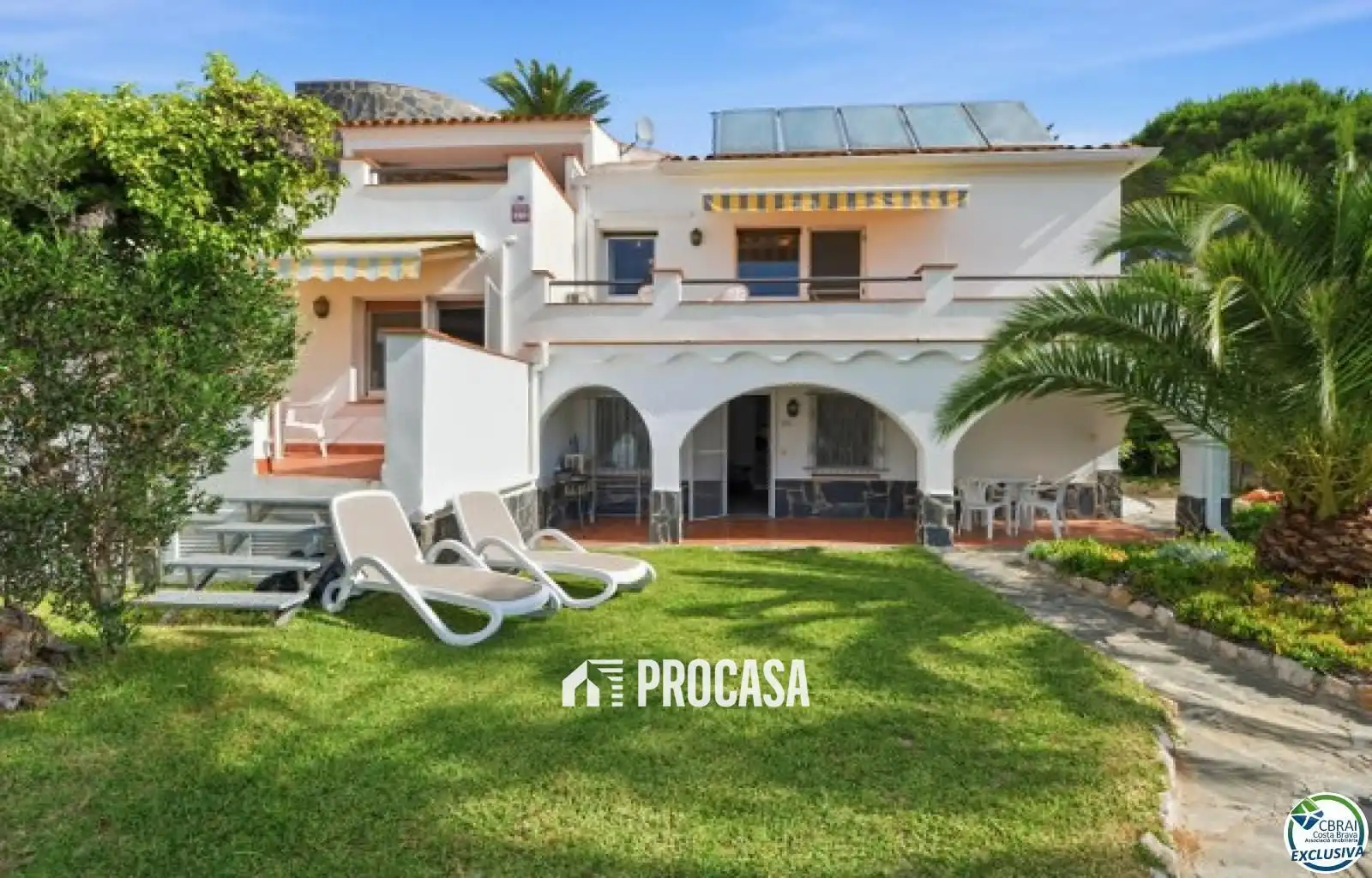 Vista exterior de Casa o xalet en venda en Roses amb Aire condicionat