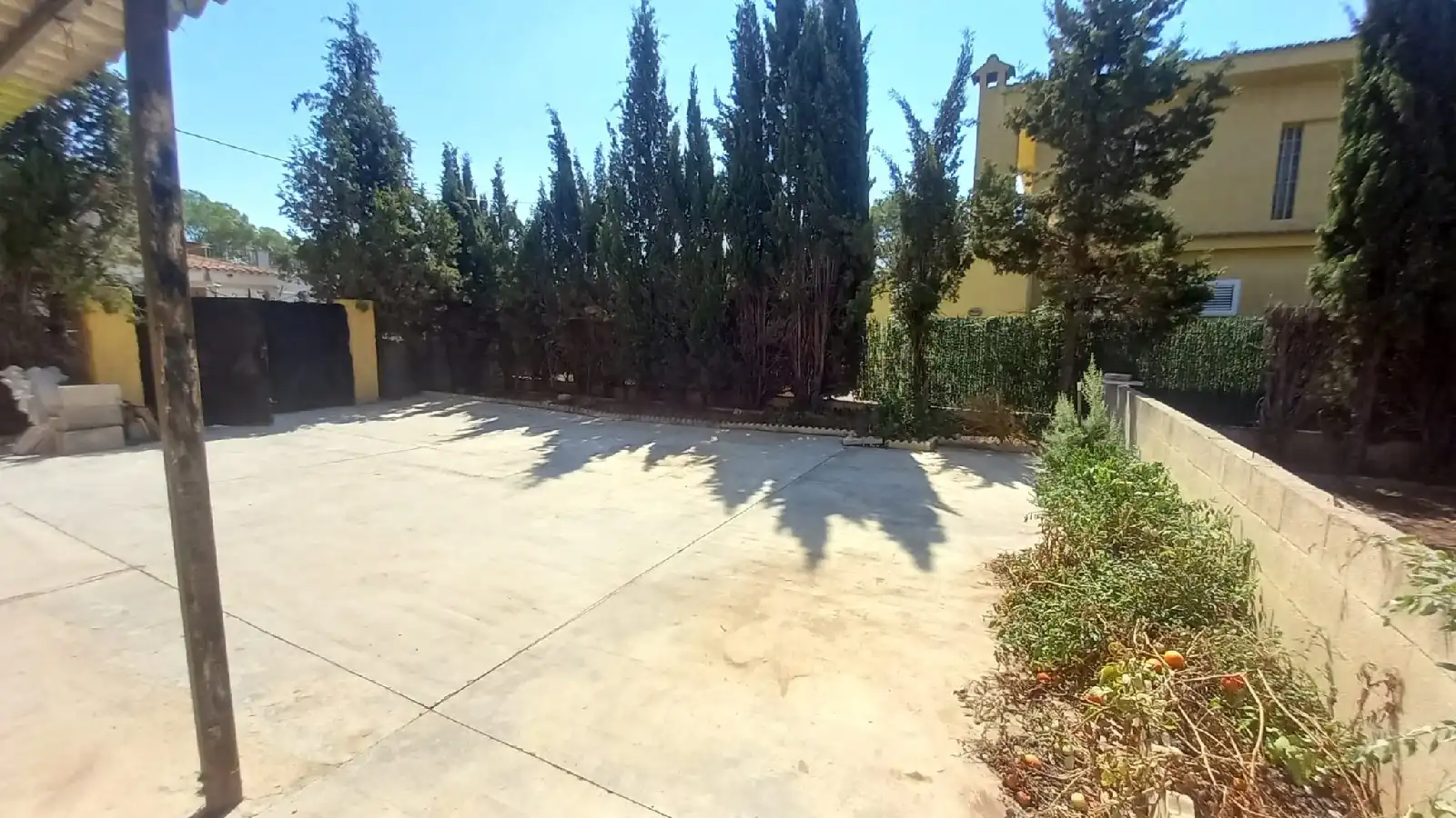 Chalet con piscina en venta en C/ Chulilla