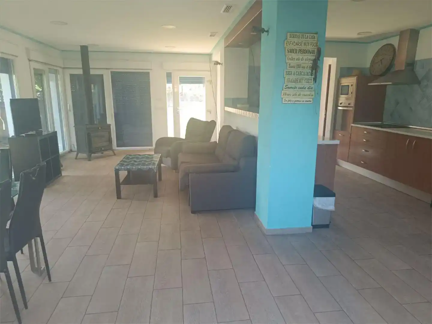 Sala d'estar de Casa o xalet de lloguer en Gandia amb Aire condicionat i Piscina