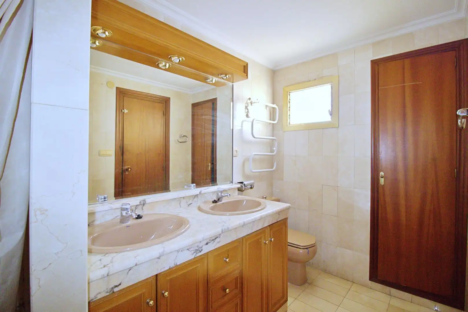 Badezimmer von Dachboden zum Verkauf in Elche / Elx mit Terrasse und Balkon