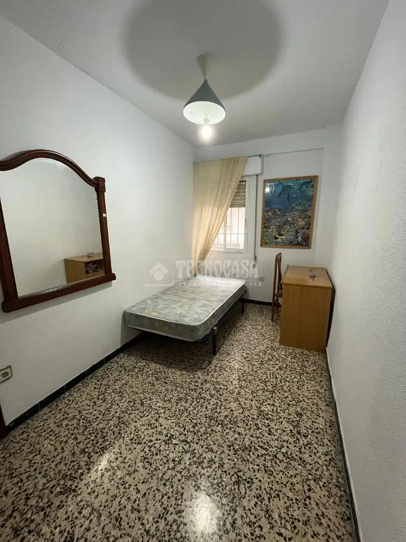 Bedroom of Flat for sale in Sevilla
