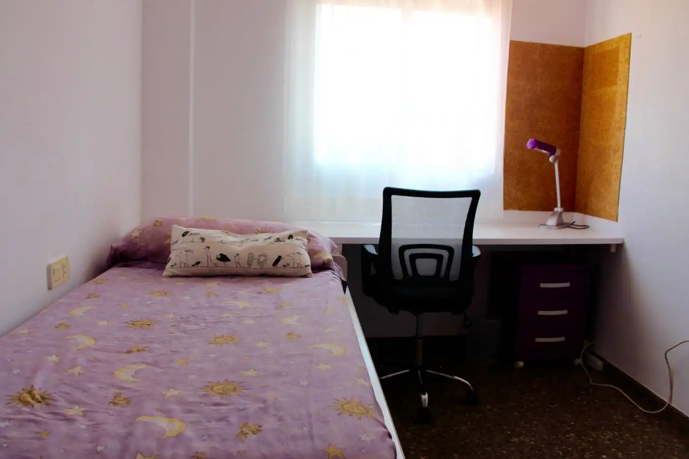 Dormitori de Apartament de lloguer en Alfara del Patriarca amb Aire condicionat, Calefacció i Terrassa