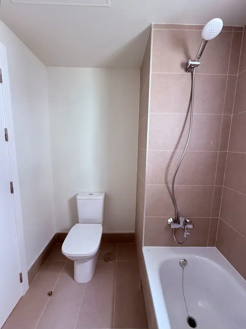 Baño de Piso de alquiler en Las Palmas de Gran Canaria con Terraza, Trastero y Piscina