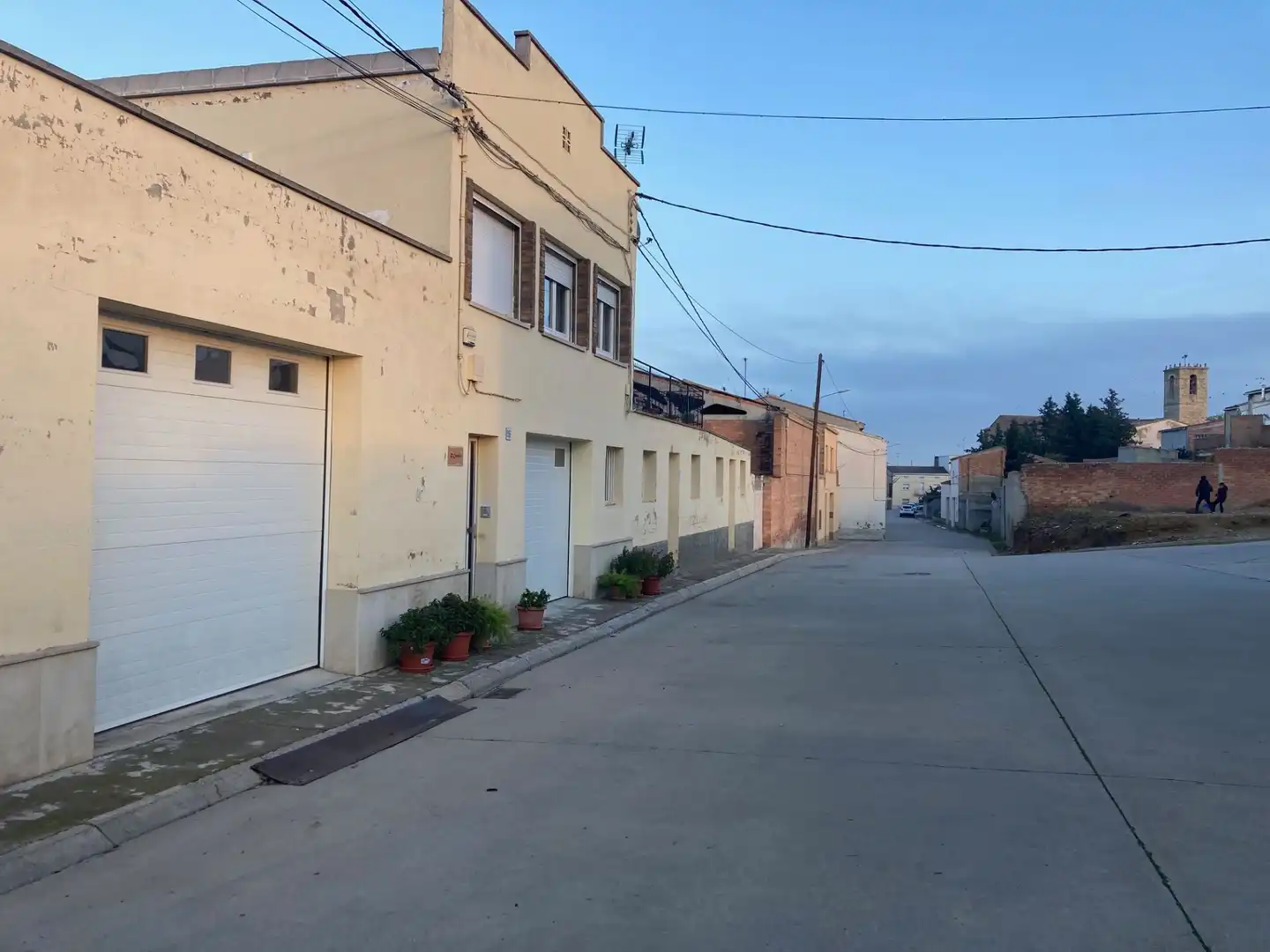 Außenansicht von Garage zur Miete in Sidamon