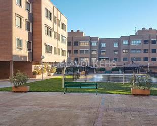 Vista exterior de Apartament de lloguer en Pozuelo de Alarcón amb Calefacció, Parquet i Piscina