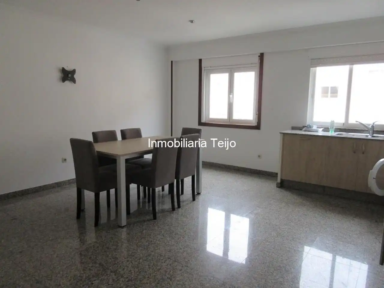 Flat for sale in Piñeiros- Freixeiro, imagen 3
