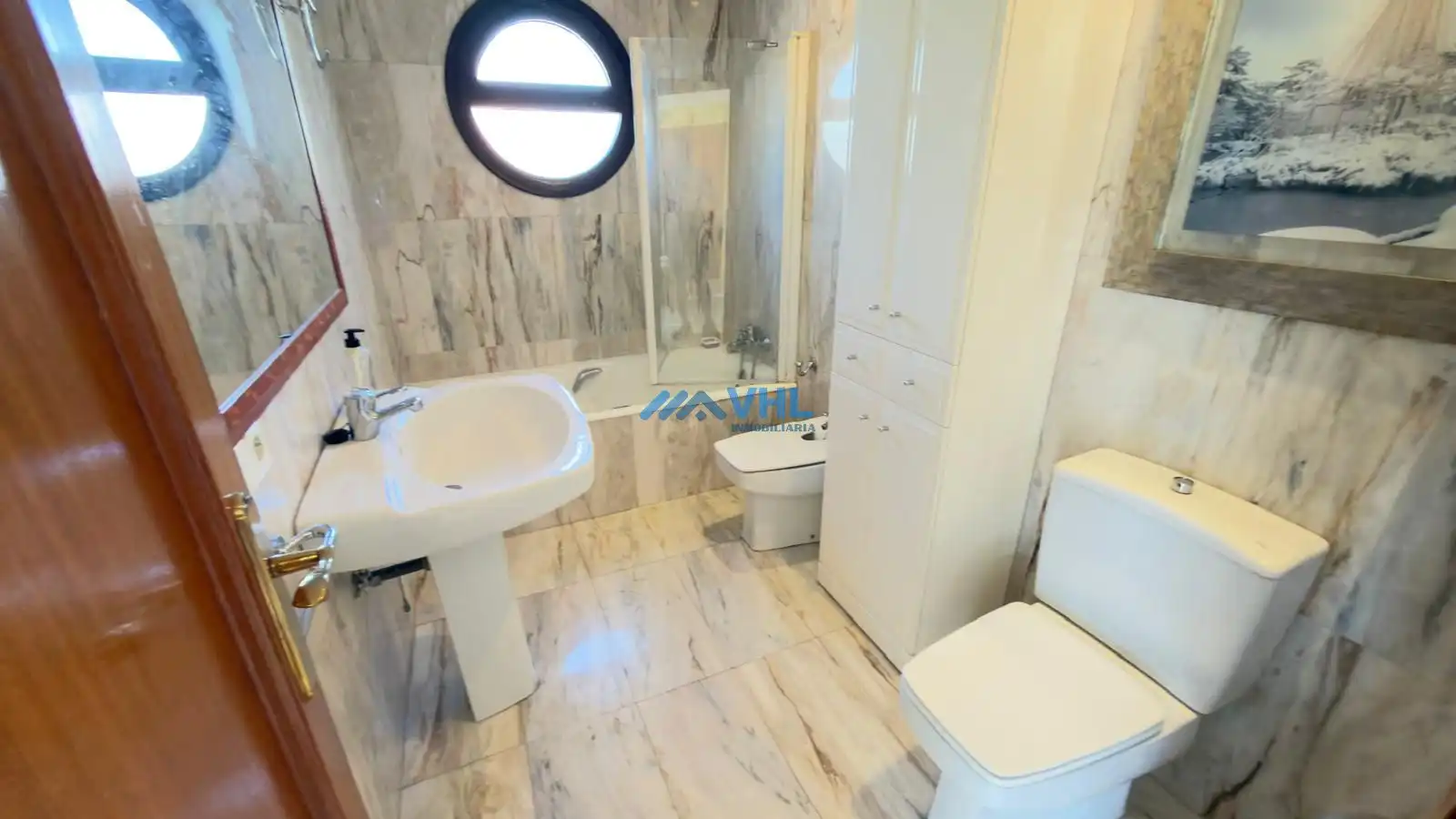 Bathroom of Apartments for sale in Castro-Urdiales  with Heating, Private garden and Furnished
