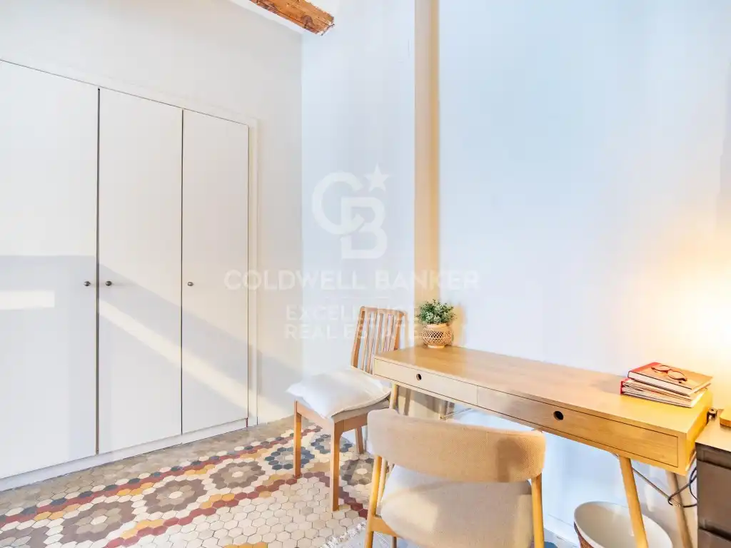 Exterior view of Flat for sale in Valencia  with Air Conditioner, Heating and Oven