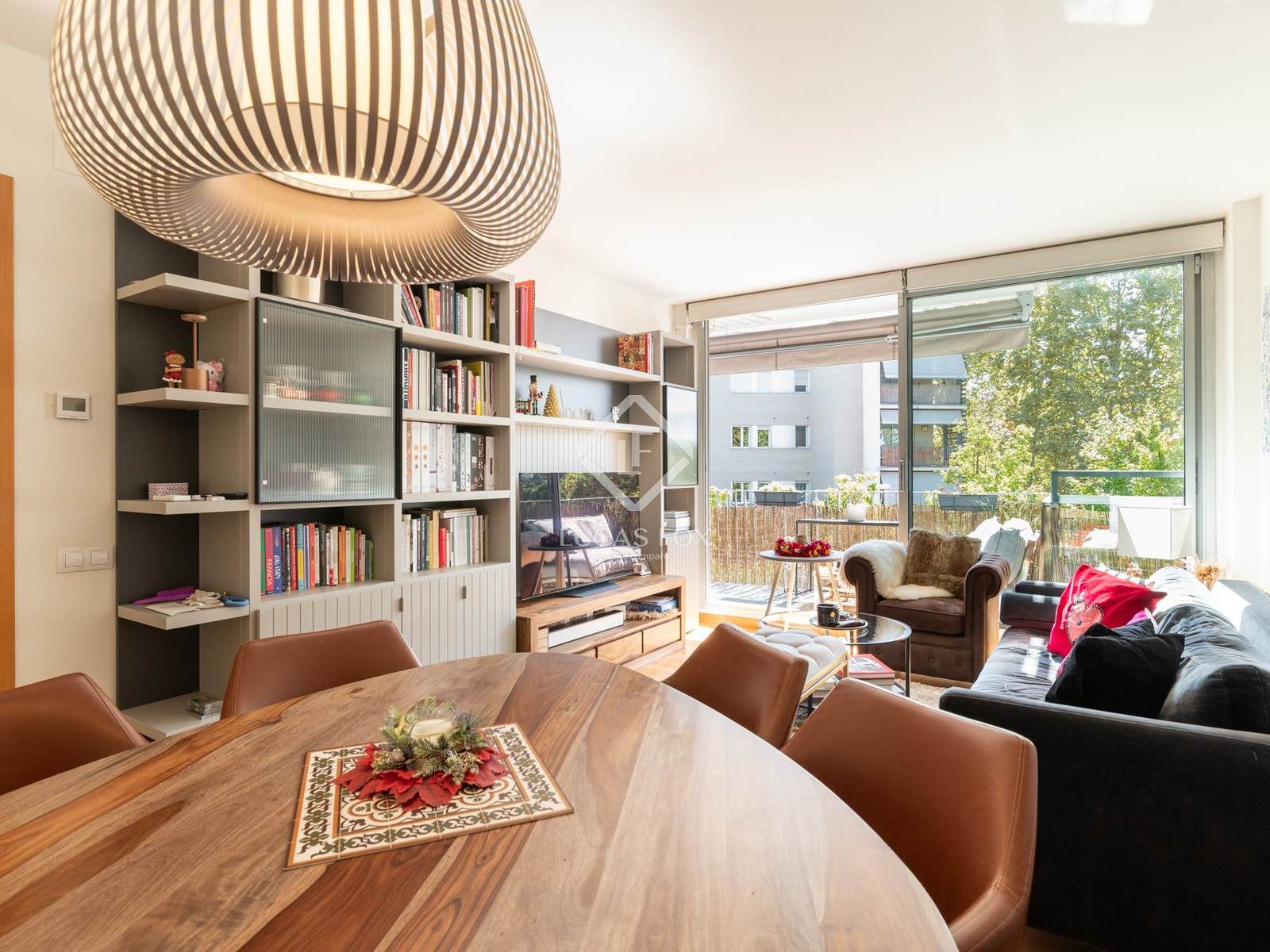 Living room of Flat for sale in Sant Cugat del Vallès  with Air Conditioner, Heating and Private garden