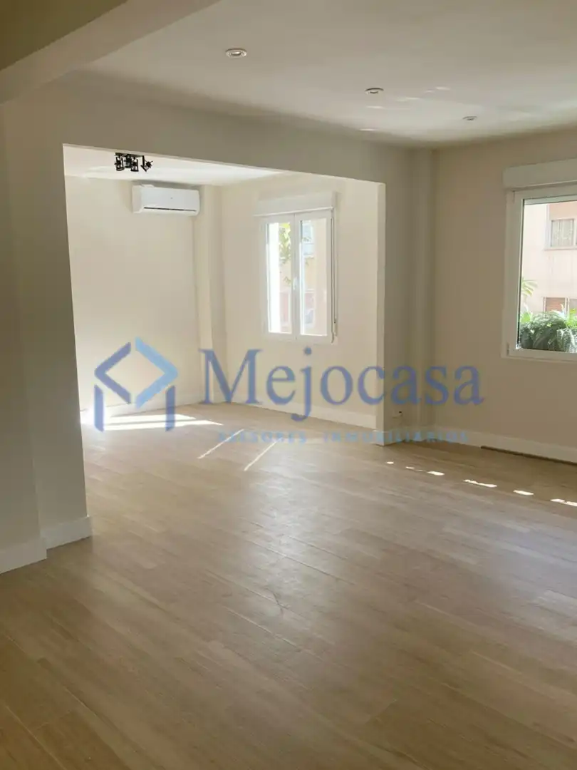 Habitación de Piso en venta en Madrid con Aire acondicionado y Calefacción