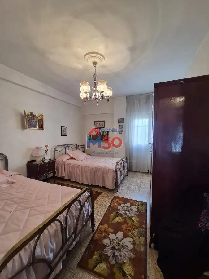 Habitación de Piso en venta en Miranda de Ebro con Calefacción, Terraza y Trastero