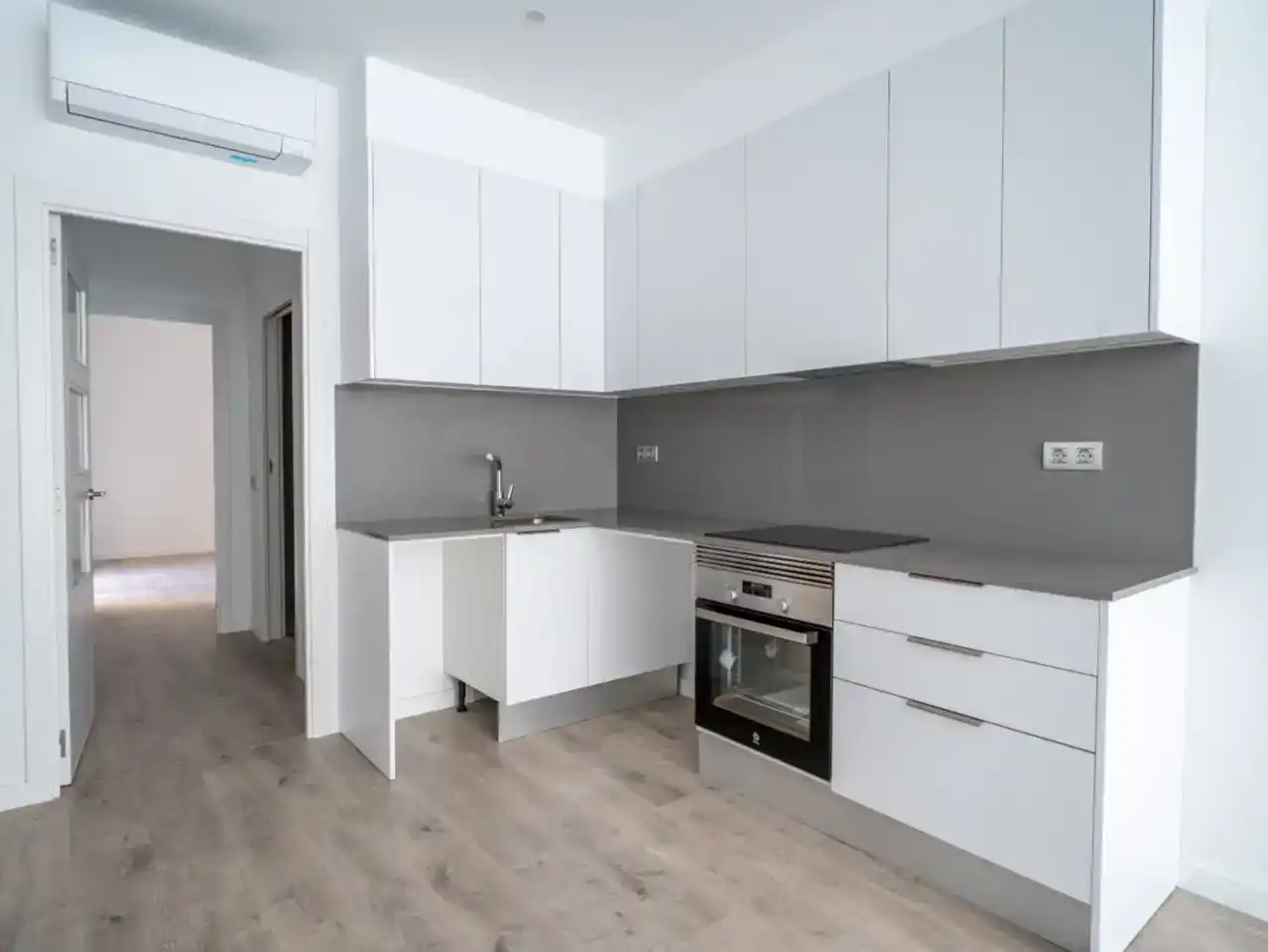 Cuina de Apartament en venda en Sant Adrià de Besòs amb Aire condicionat i Moblat