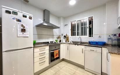 Kitchen of Flat for sale in  Valencia Capital  with Air Conditioner