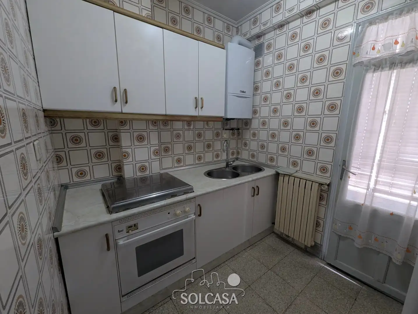 Kitchen of Flat for sale in Valladolid  with Heating, Terrace and Furnished