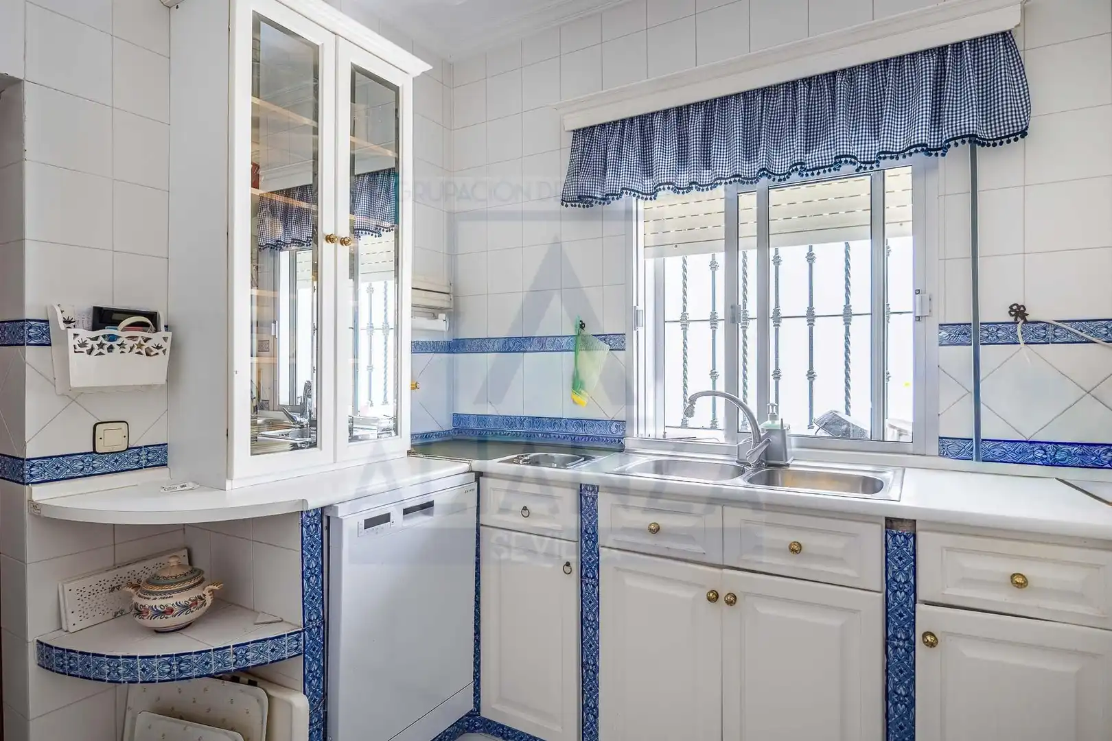 Cocina de Casa o chalet en venta en Salteras con Aire acondicionado, Jardín privado y Piscina