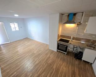 Planta baixa en venda en Santa Coloma de Gramenet amb Parquet i Forn