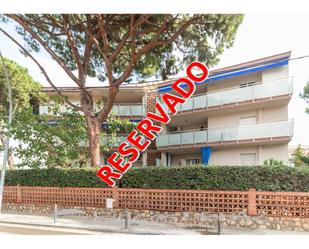 Vista exterior de Apartament en venda en Castelldefels amb Aire condicionat, Calefacció i Jardí privat