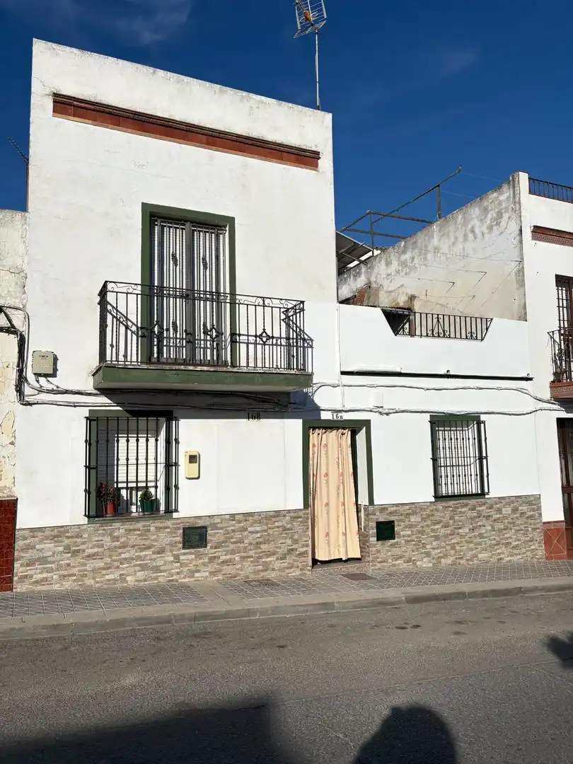 Vista exterior de Casa o chalet en venta en El Viso del Alcor