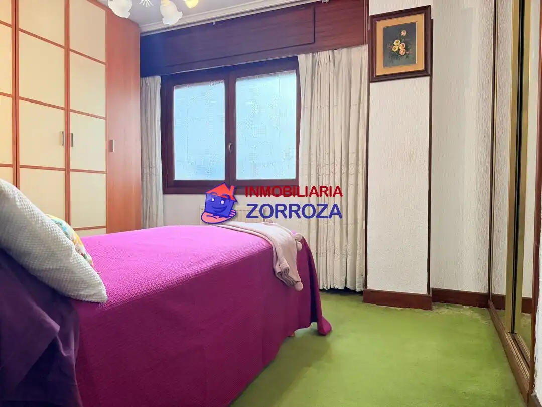 Bedroom of Flat for sale in Bilbao   with Heating, Storage room and Balcony