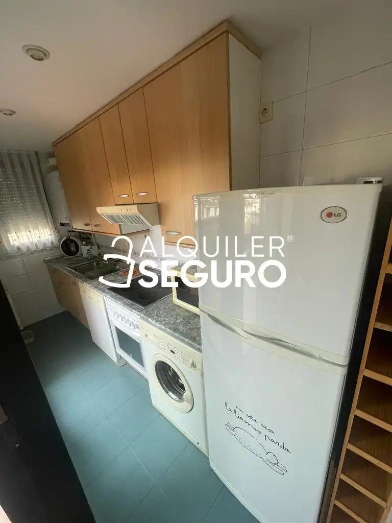 Küche von Dachboden zur Miete in Madrid mit Heizung, Terrasse und Abstellraum