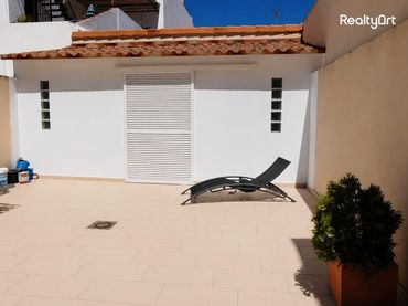 Casa bifamiliare con balcone in vendita a Umbrete