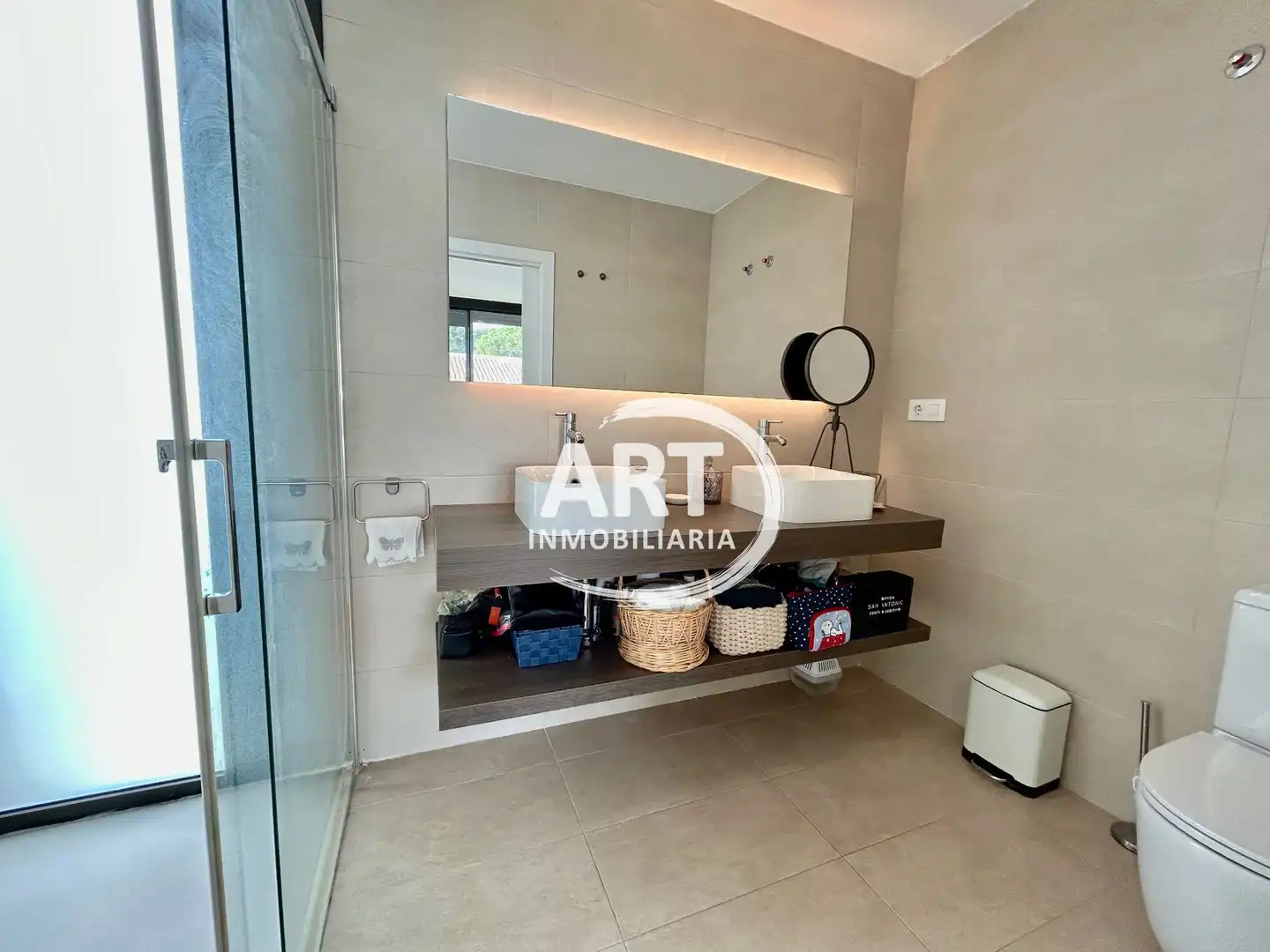 Bathroom of Houses for sale in L'Eliana  with Air Conditioner, Heating and Private garden