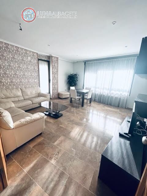 Sala de estar de Apartamento de alquiler en  Albacete Capital con Calefacción, Terraza y Balcón