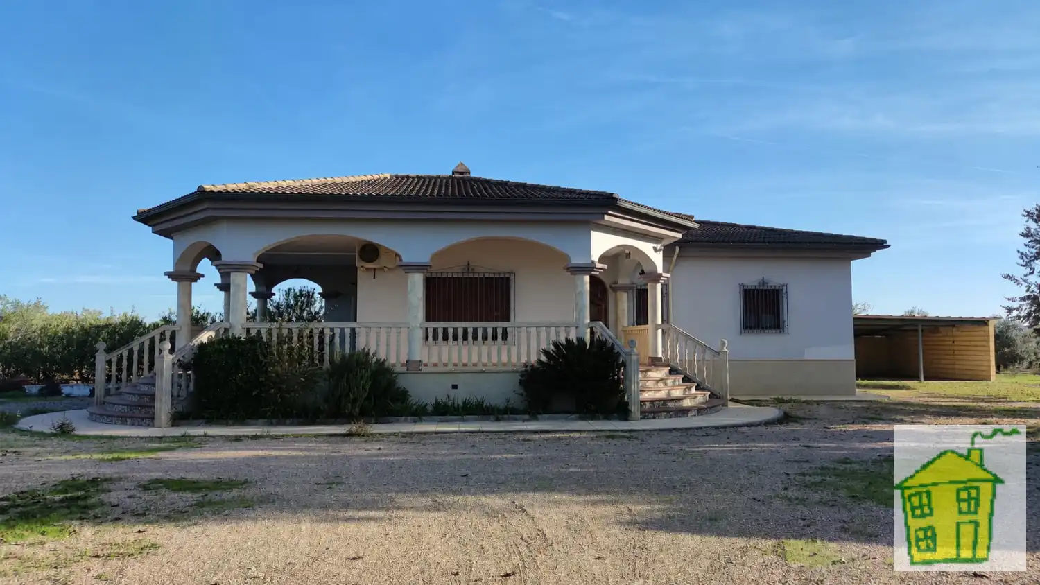 Casa rústica amb jardí en venda a Andújar