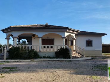 Maison rustique avec jardin à vendre à N/A