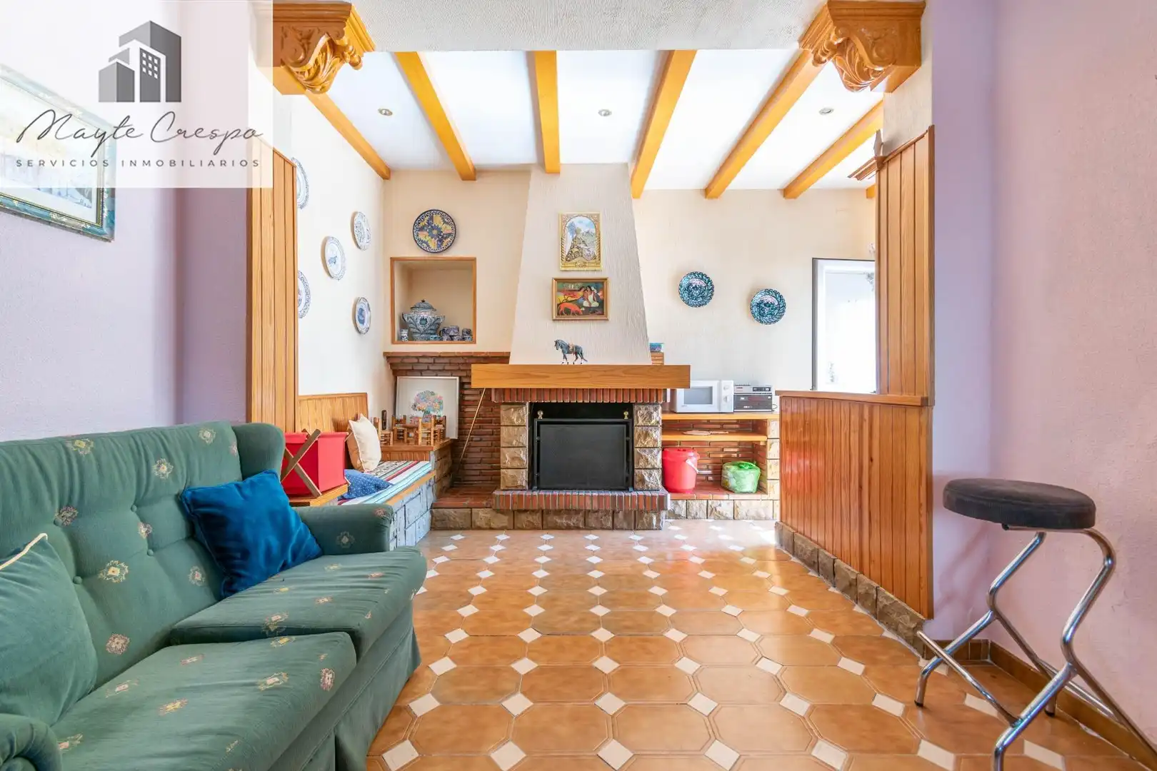 Casa adosada en venta en Jun con Terraza, Amueblado y Alarma