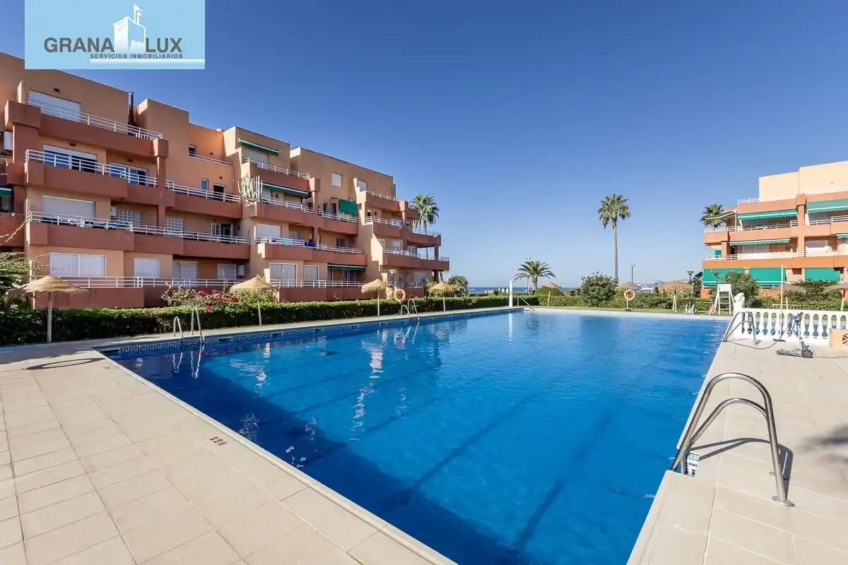 Piscina de Dúplex en venda en Salobreña amb Terrassa i Piscina comunitària
