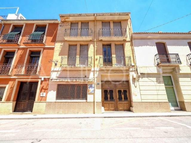 Edificio en Venta en Avenida D'ESPANYA en Torremanzanas / La Torre de les Maçanes