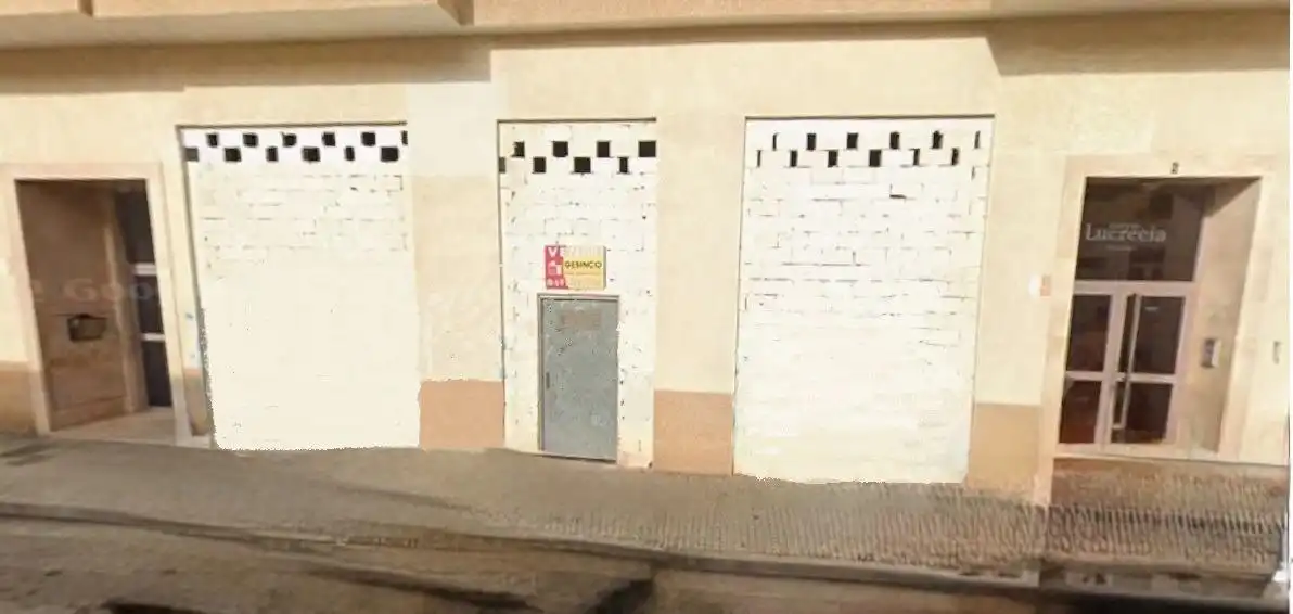 Local comercial en venta en Calle Plus Ultra 2