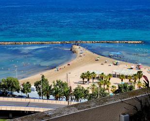 Vista exterior de Àtic en venda en Alicante / Alacant amb Aire condicionat, Terrassa i Balcó