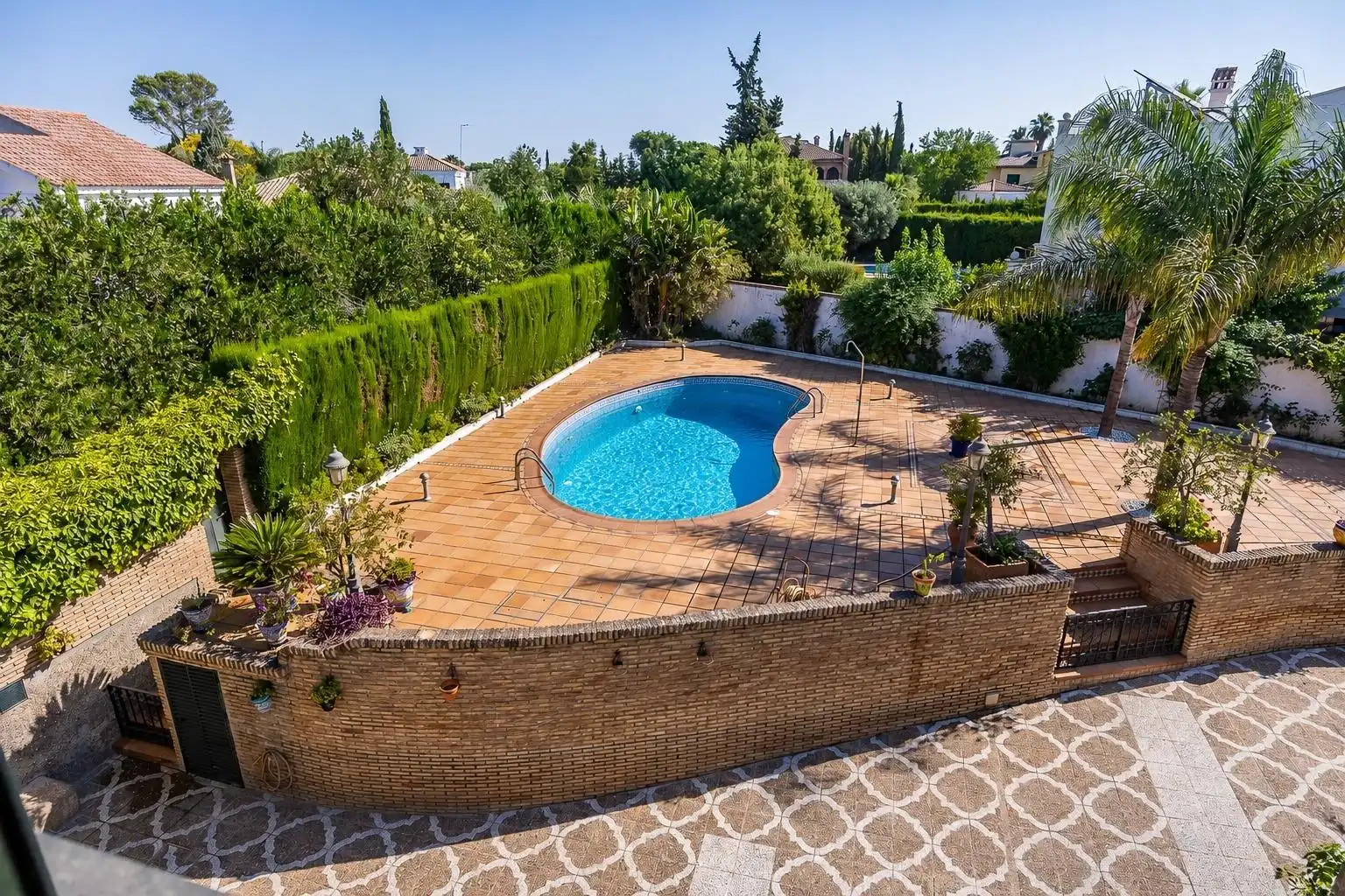 Piscina de Casa o chalet en venta en Gelves con Jardín privado y Piscina comunitaria