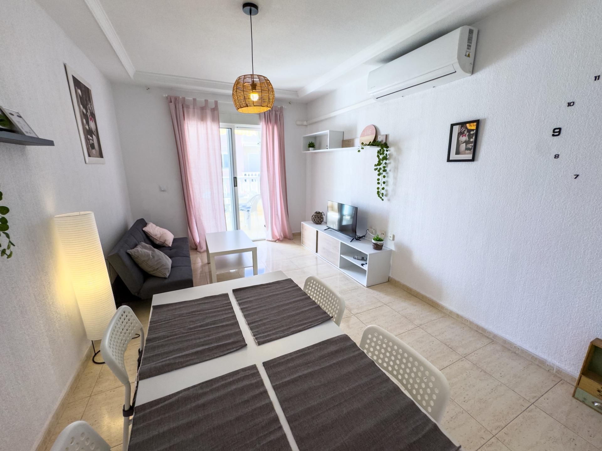 Living room of Apartment to rent in Torrevieja  with Air Conditioner, Terrace and Storage room