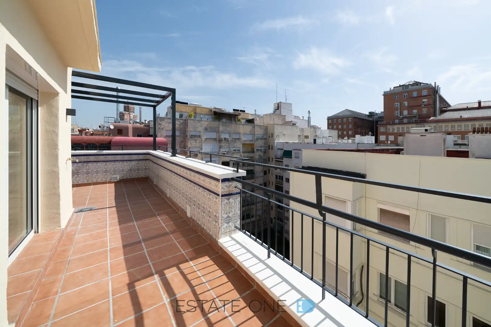 Vista exterior de Àtic de lloguer en Madrid amb Aire condicionat, Calefacció i Parquet