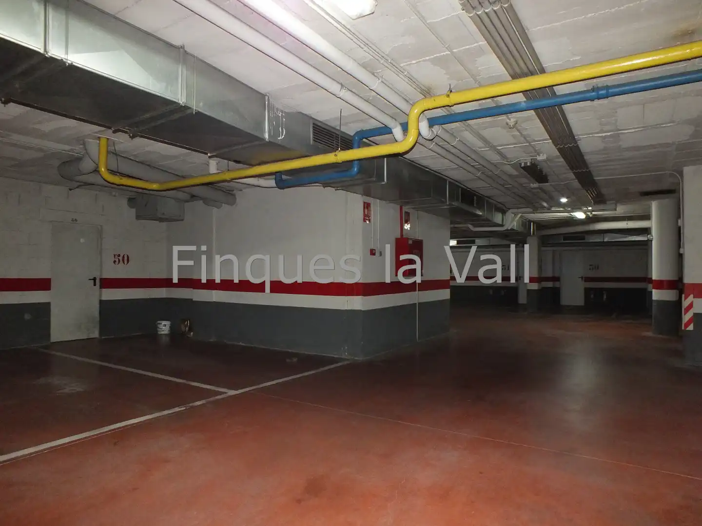 Parking de Piso en venta en Vic con Calefacción y Horno