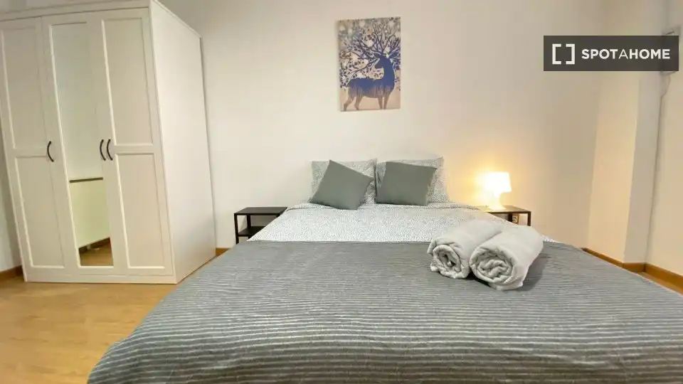 Habitación de Piso de alquiler en Madrid con Aire acondicionado, Calefacción y Amueblado
